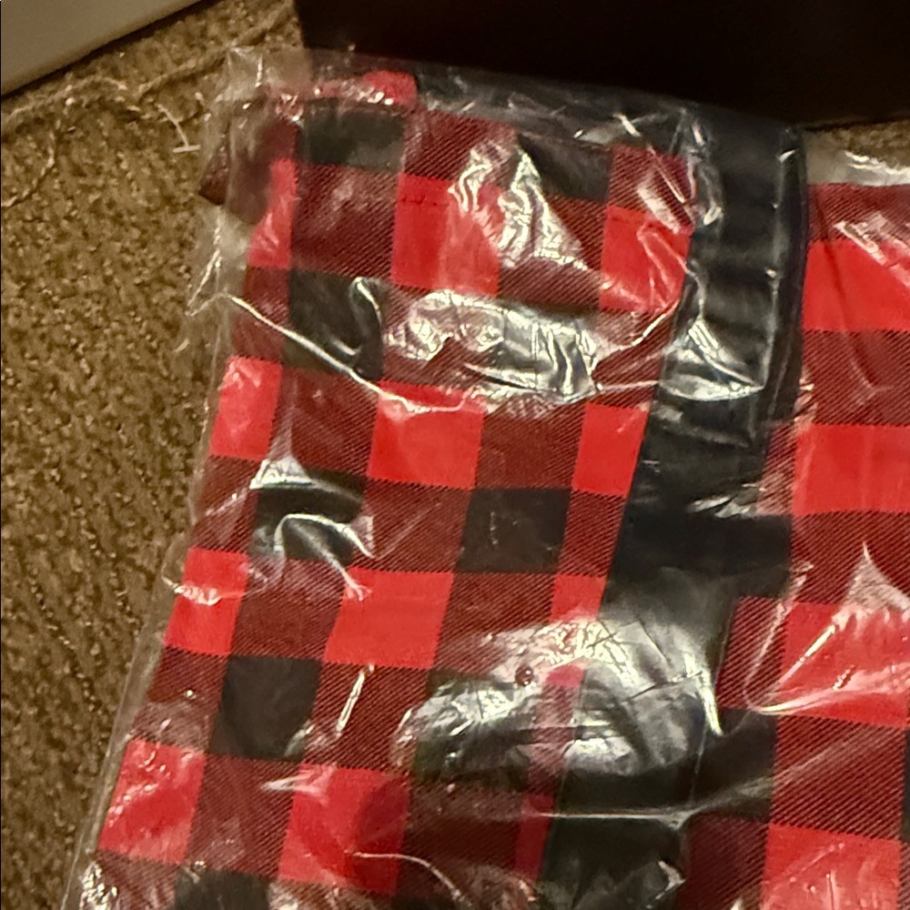 NWT Red & Black Buffalo Plaid Tote Bag with Black Trim with “K” - Picture 4 of 8